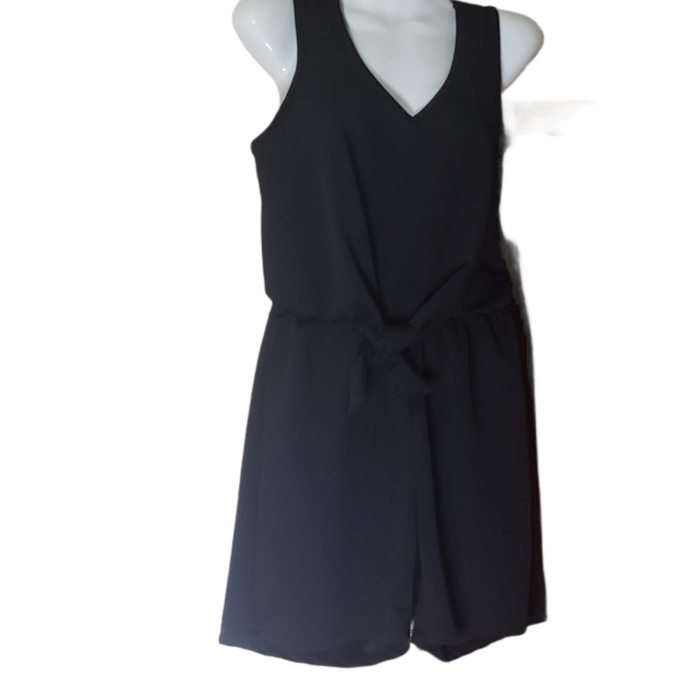 STRETCH V-NECK SHORT JUMPSUIT